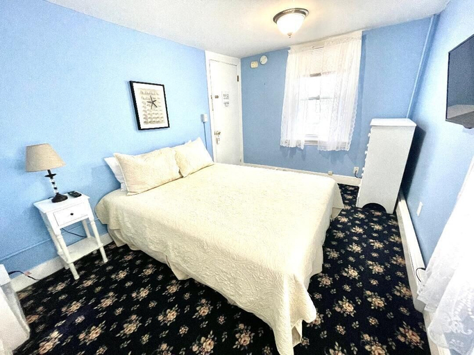 Bedroom 5, Quaker Inn, Monmouth