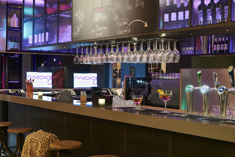 Food & Drinks 5, Moxy Amsterdam Schiphol Airport, Haarlemmermeer