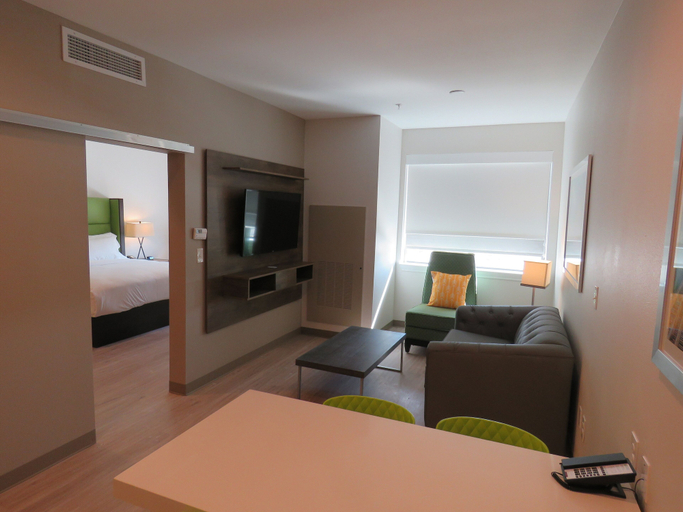 Bedroom 4, Wyndham Garden College Station, Brazos