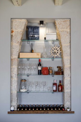 Food & Drinks 4, Saint Nicholas lighthouse, Pučišća