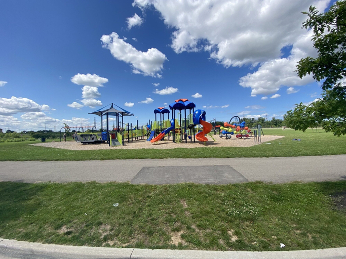 Others 4, Luxury Bungalow mins Niagara falls & Brock uni, Niagara