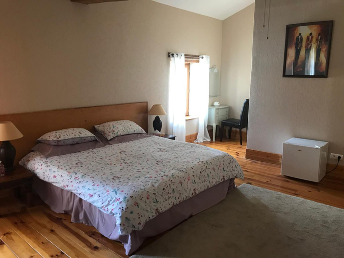 Bedroom 3, Chambre d'hôtes Les Cygnes Noirs, Charente-Maritime