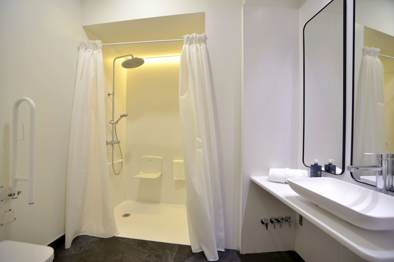 Bathroom 4, Plaza Mina Suites - Adults Recommended, Cádiz