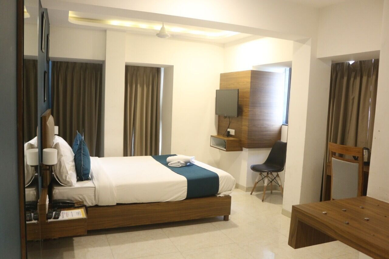 Bedroom 5, Hotel Palm Beach Pride, Thane