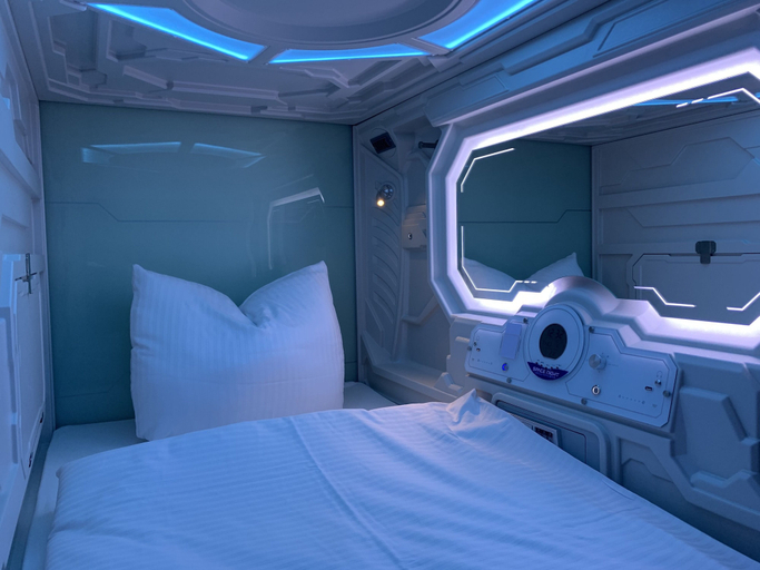 Bedroom 3, Space Night - Hostel, Berlin