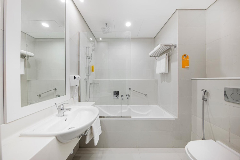 Bathroom 5, Citymax Hotel Business Bay, Dubai