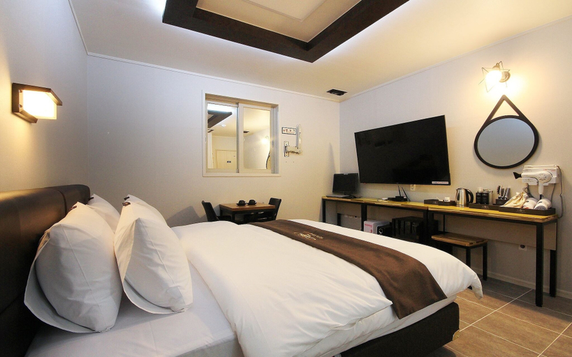 Bedroom 3, Gwangju Chungjangro Gold Brown Hotel, Buk