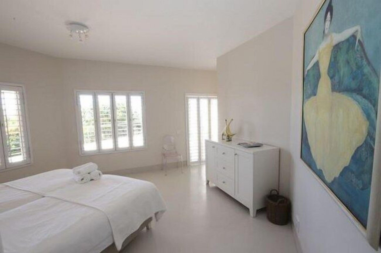 Bedroom 2, Stella Maris, Eden