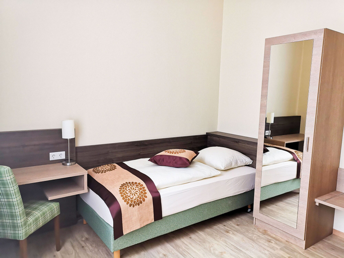 Bedroom 3, Hotel Mainzer Hof, Mainz