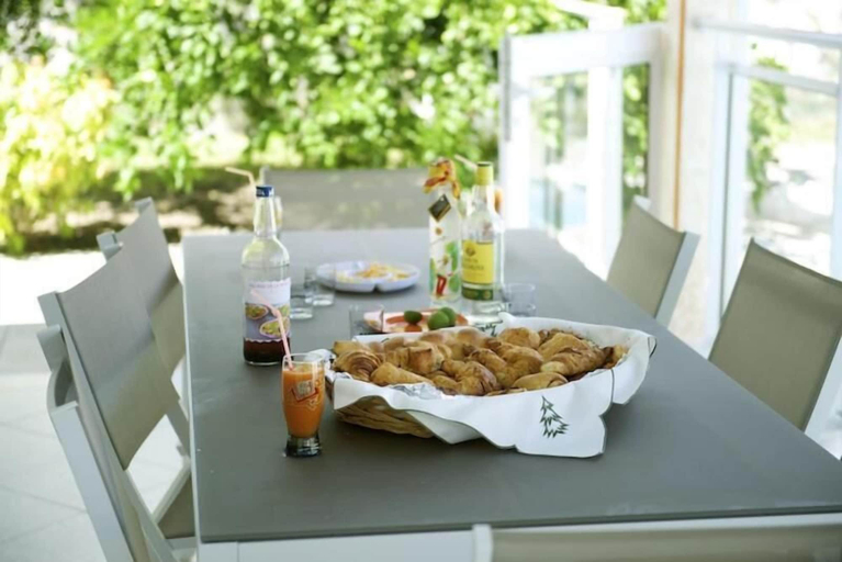 Food & Drinks 5, Village de la princesse, Saint-François
