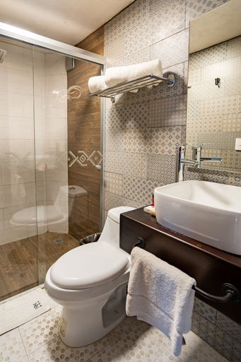 Bathroom 4, Yox Hotel Boutique, San Cristóbal de las Casas