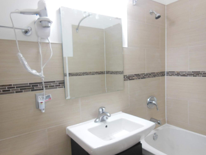 Bathroom 4, Nu Hotel Toronto, Peel