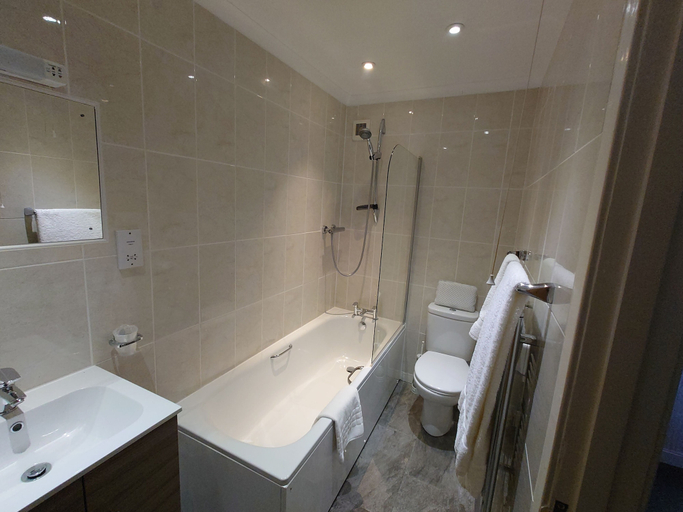 Bathroom 4, Golspie Inn, Highland