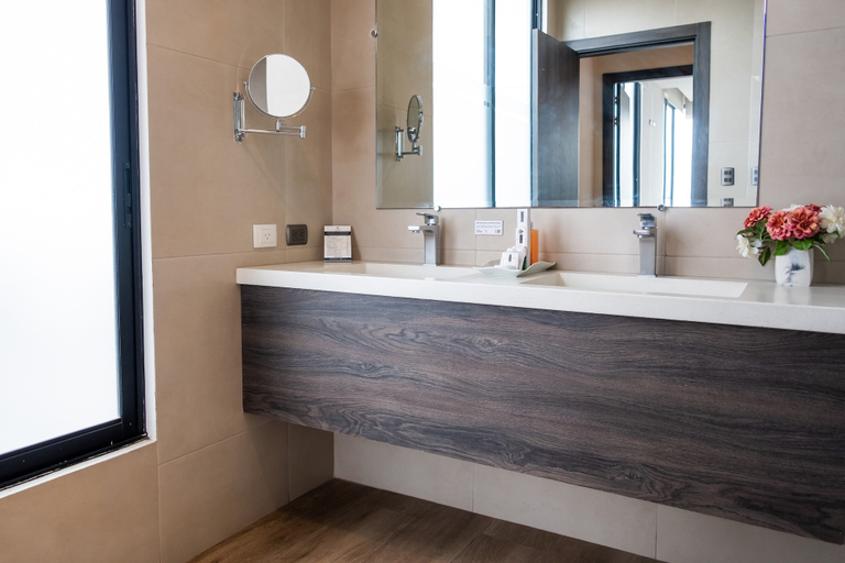 Bathroom 4, REEC Machala by Oro Verde Hotels, Machala