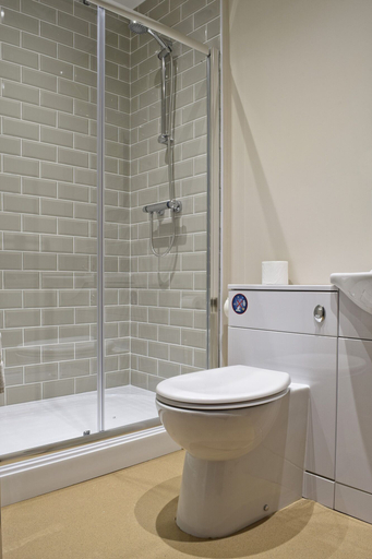 Bathroom 3, Hanbury Turn, Worcestershire