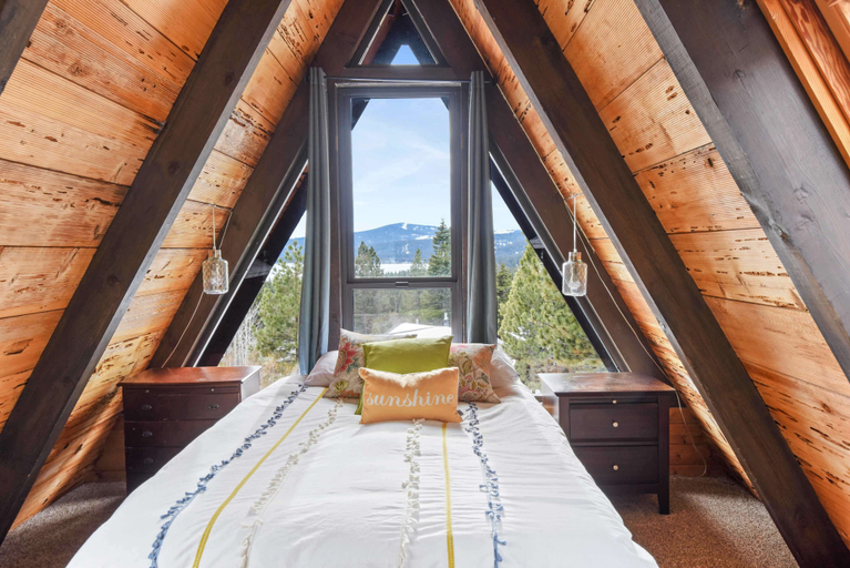 Bedroom 3, Lakeview Tree House, Placer