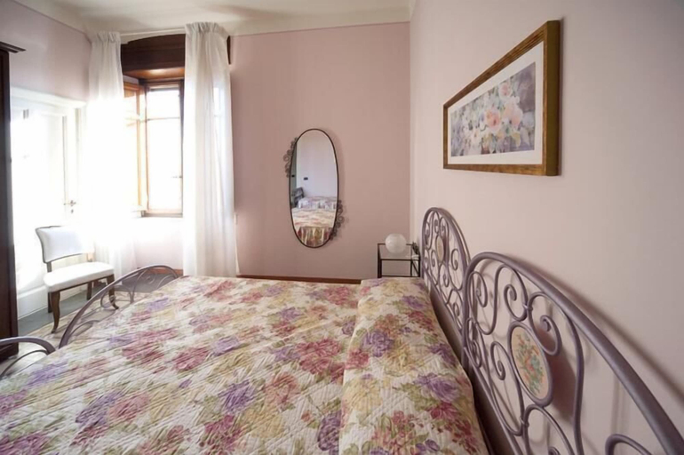 Bedroom 5, GuestHouse Liberty, Lucca