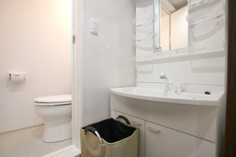 Bathroom 4, Phoenix Ryukyu·Henzanbaru, Chatan
