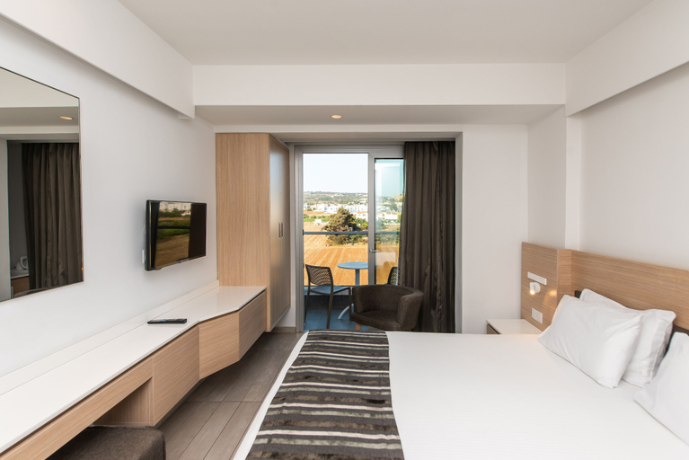 Bedroom 3, Evalena Beach Hotel