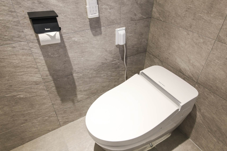 Bathroom 4, The City Hotel, Nonsan