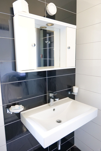 Bathroom 4, Hotel Vila Park Bujari Ksamil, Sarandës