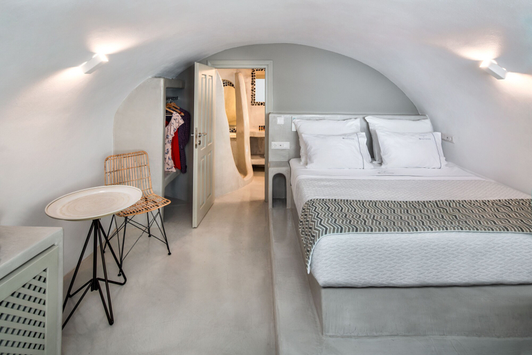 Bedroom 3, Kaleidoscope Oia Suites, South Aegean
