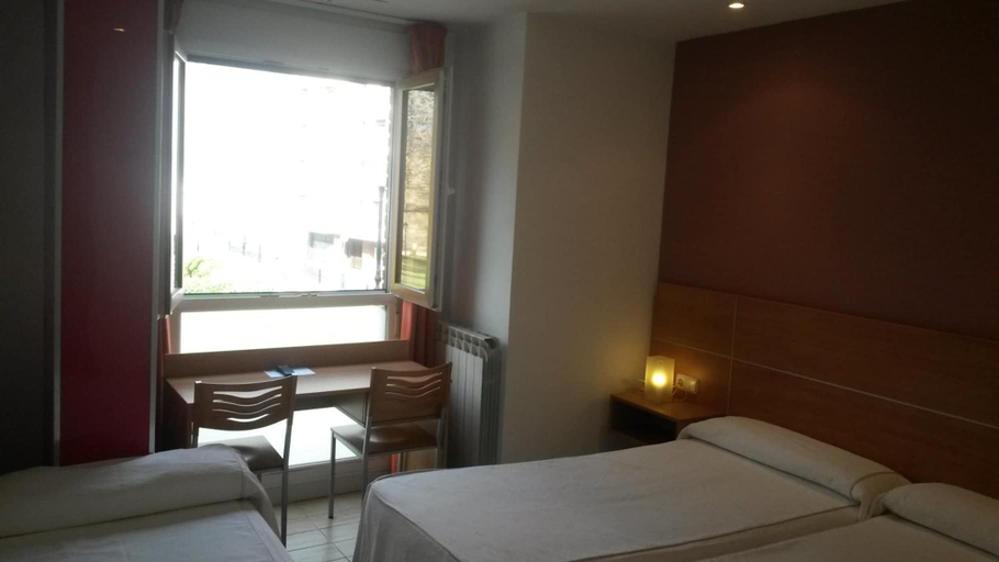 Bedroom 3, Pensión Ekia Pentsioa, Guipúzcoa