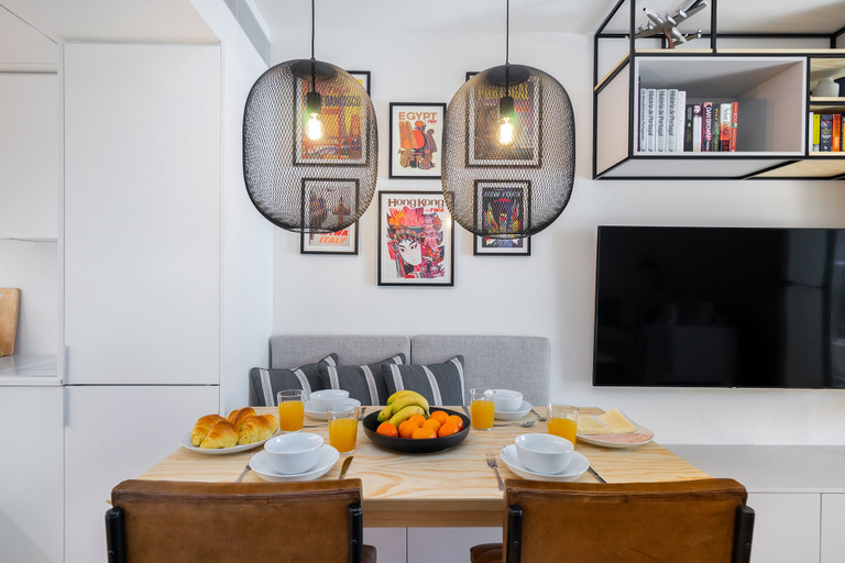 Food & Drinks, Prime Location Luxury Apartment, Lisbon