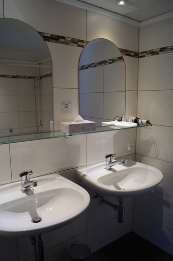 Bathroom 3, Bodenseehotel Weisses Rössli, Rorschach