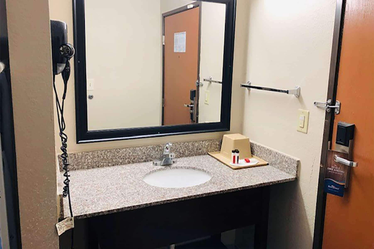 Bathroom 4, Baymont by Wyndham Joliet, Will