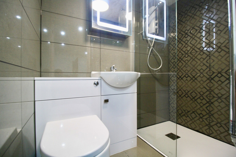 Bathroom 3, StayHere 6, Leeds