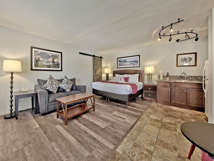 Bedroom 3, Heavenly Inn, El Dorado
