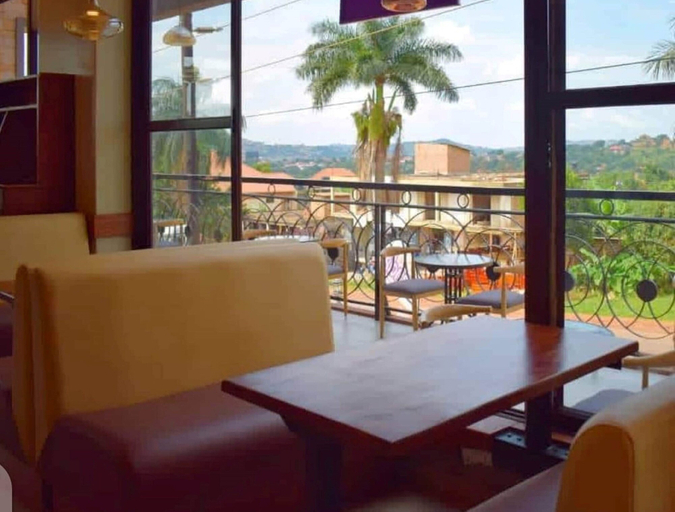 Food & Drinks 4, Tenda Suites and Restaurant, Busiiro