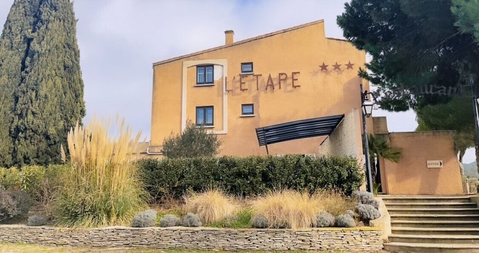 Exterior & Views 2, Hôtel Restaurant L'Etape, Bouches-du-Rhône