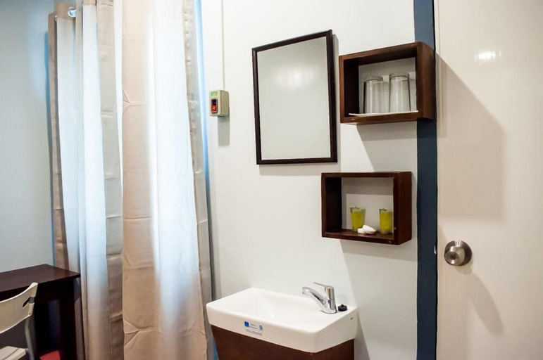 Bathroom 3, Seasons Hotel Sablayan, Sablayan