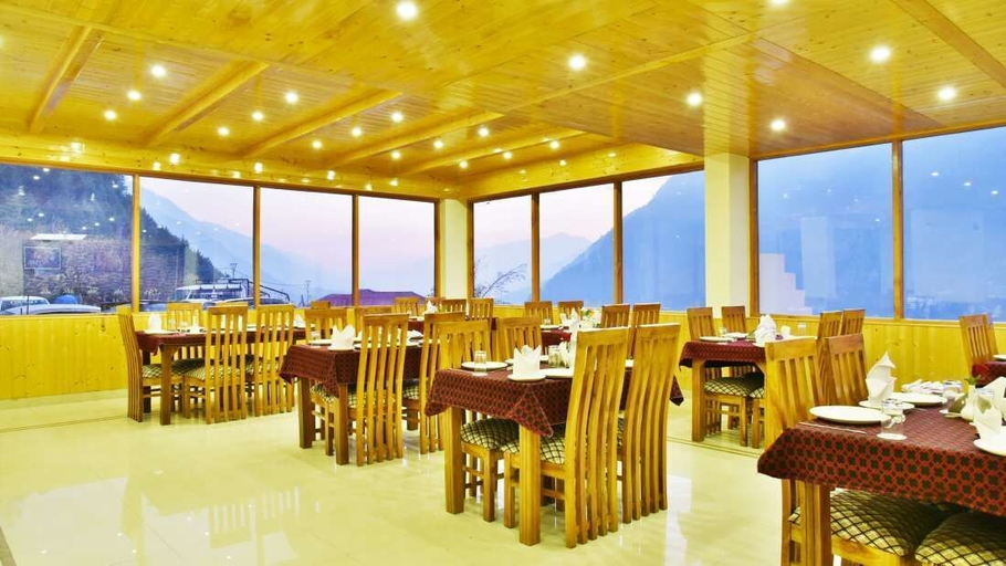 Food & Drinks 3, Whistling Pines Resorts and Spa, Kullu