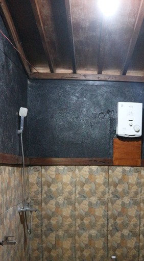 Bathroom 5, Ijen Expedition Homestay, Banyuwangi