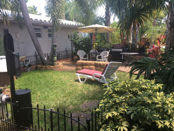 Exterior & Views 2, Richard's Pet Friendly Motel, Broward