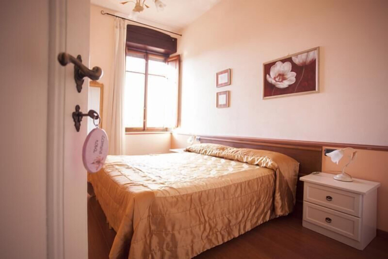 Bedroom 2, GuestHouse Liberty, Lucca