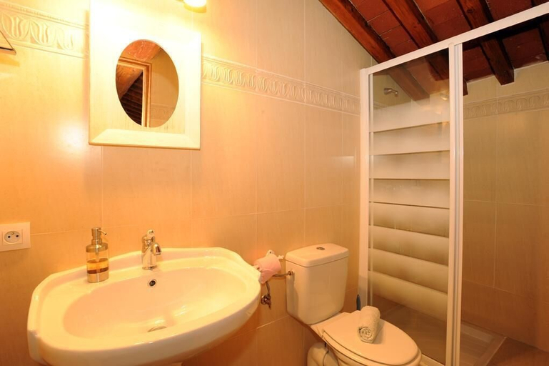 Bathroom 3, Domaine de Nidoleres, Pyrénées-Orientales