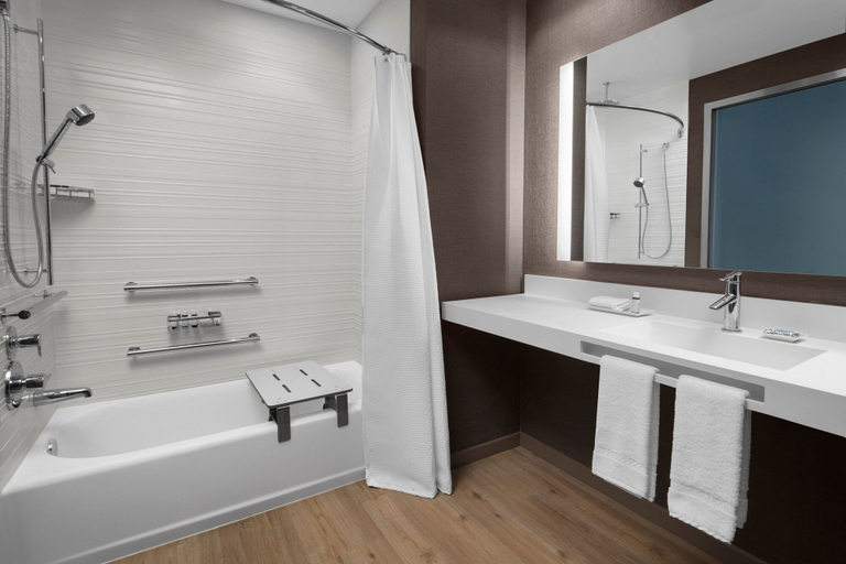 Bathroom 4, AC Hotel by Marriott Columbus Downtown, Franklin
