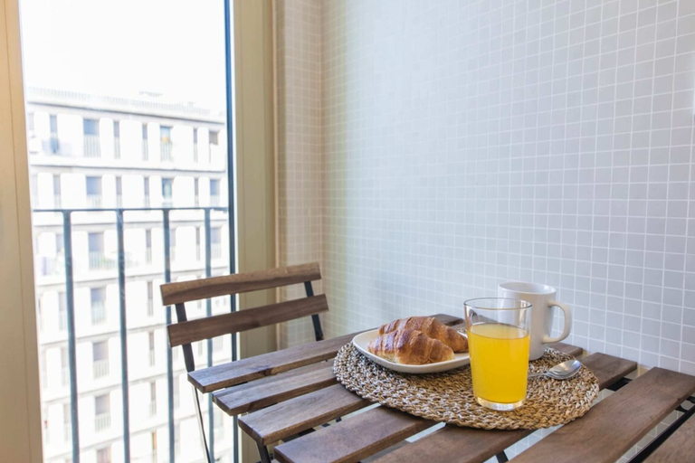 Food & Drinks, Comfortable Apartment in Campo Pequeno, Lisbon