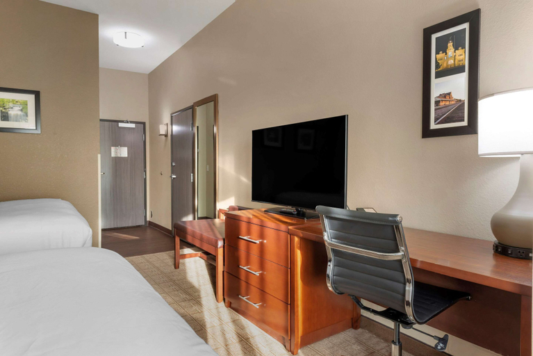 Bedroom 3, Comfort Inn & Suites North Mankato, Nicollet