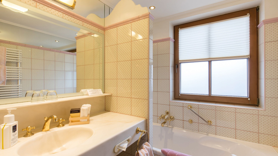 Bathroom 5, Hotel Gaspingerhof, Schwaz