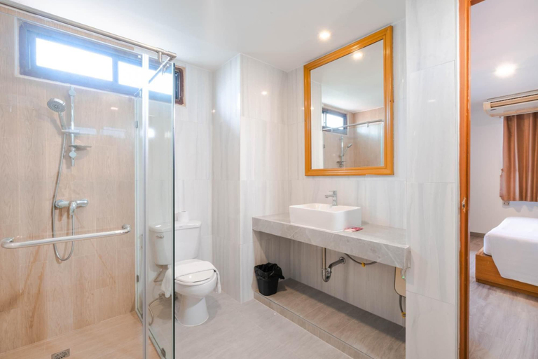 Bathroom 4, Shagwell Mansions Pattaya, Pattaya