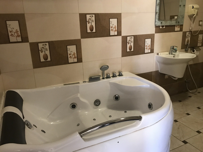 Bathroom 3, Shalehat Al-Morjan, Dammam