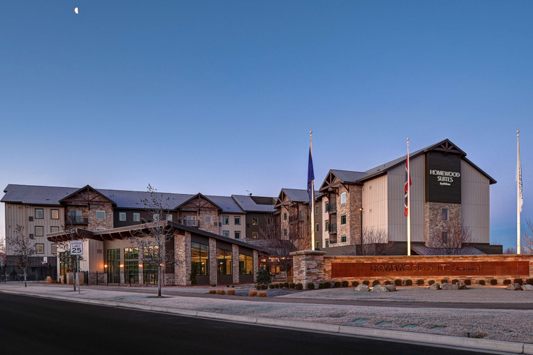 Exterior & Views