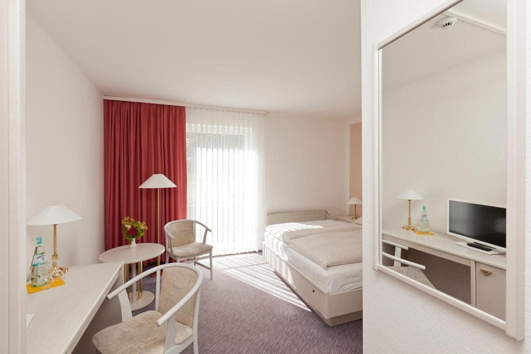 Bedroom 4, Hotel Reutereiche GmbH, Mecklenburgische Seenplatte