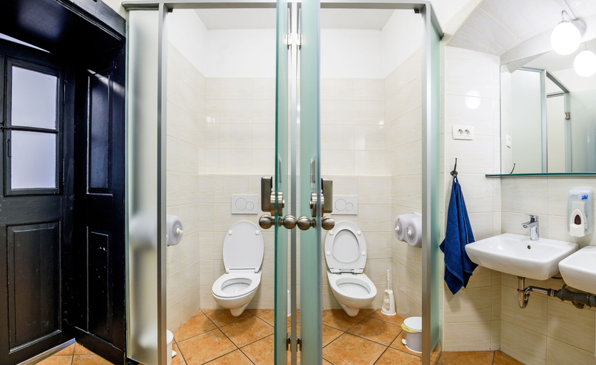 Bathroom 3, Turn Hostel, Ljubljana