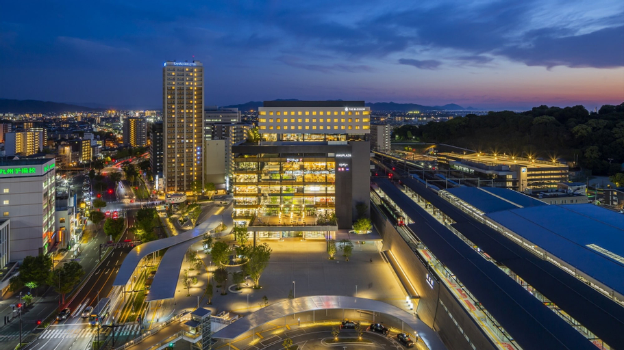 Exterior & Views 21